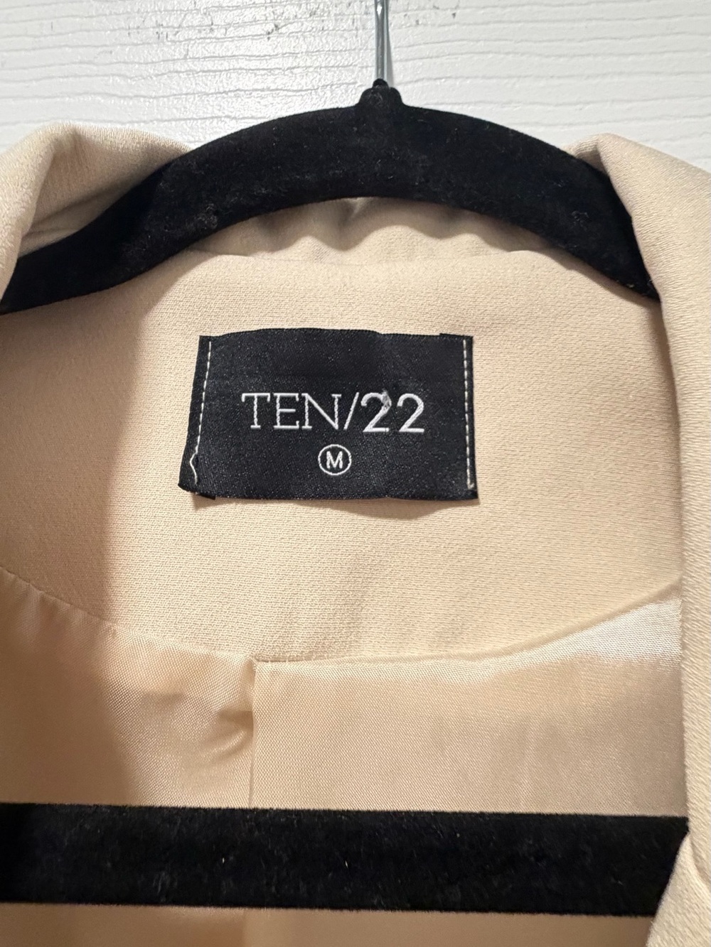NWOT Cream Embroidered Statement Blazer - Picture 2 of 6